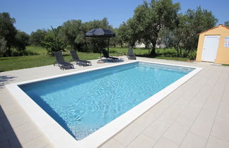 Photo 2 - Maison de 2 chambres à Sukošan avec piscine privée et vues à la mer