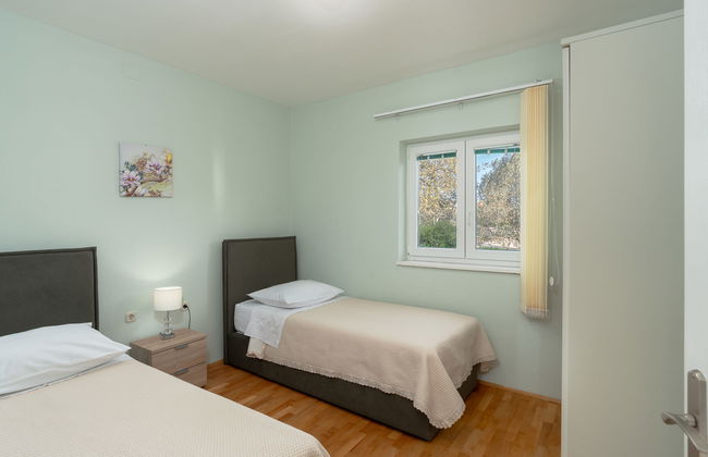 Casa de 3 quartos em Sukošan com piscina privada e jardim - Foto 19