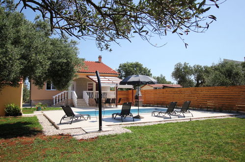 Photo 18 - Maison de 2 chambres à Sukošan avec piscine privée et jardin