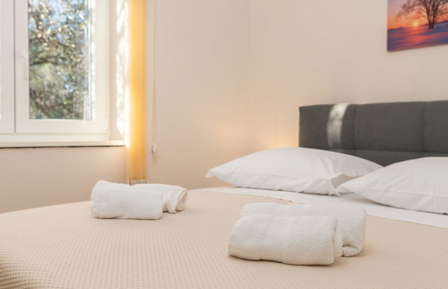 Casa de 3 quartos em Sukošan com piscina privada e jardim - Foto 13