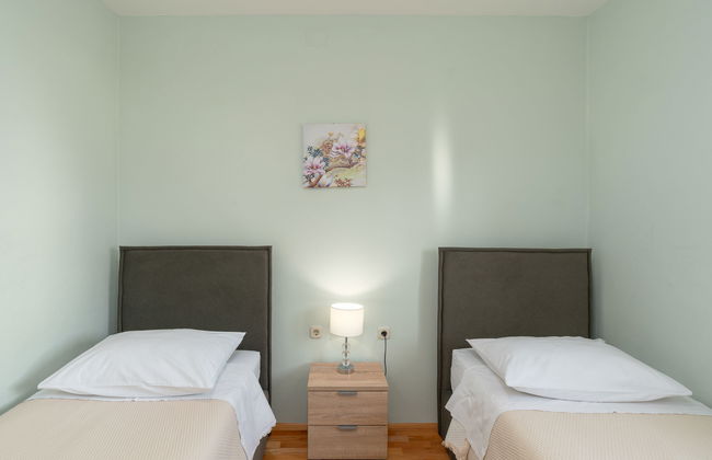 Casa de 3 quartos em Sukošan com piscina privada e jardim - Foto 17