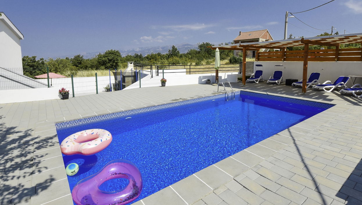 Apartment mit 4 Schlafzimmern in Obrovac mit privater pool und terrasse - Foto 1