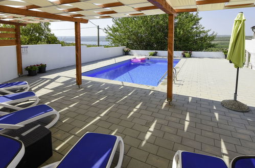 Foto 21 - Apartamento de 3 quartos em Obrovac com piscina privada e terraço