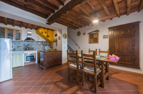 Foto 29 - Casa de 2 quartos em Camaiore com piscina privada e jardim