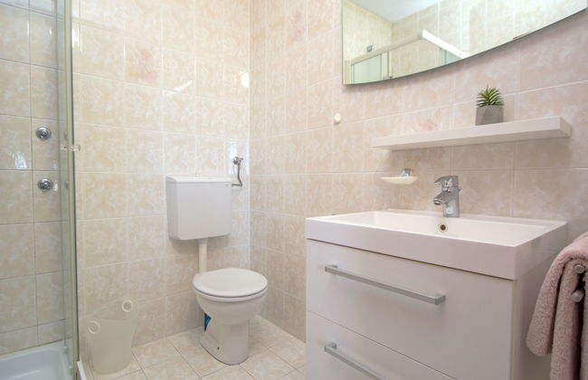 Apartamento de 3 quartos em Tribunj com piscina e jardim - Foto 12