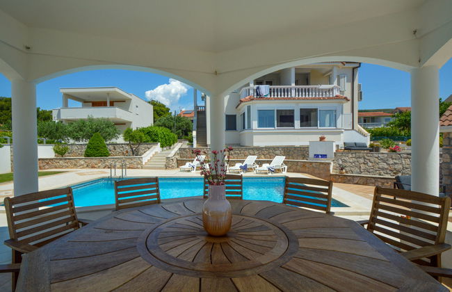 Apartamento de 3 quartos em Tribunj com piscina e jardim - Foto 23