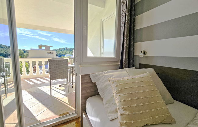Apartamento de 3 quartos em Tribunj com piscina e jardim - Foto 16