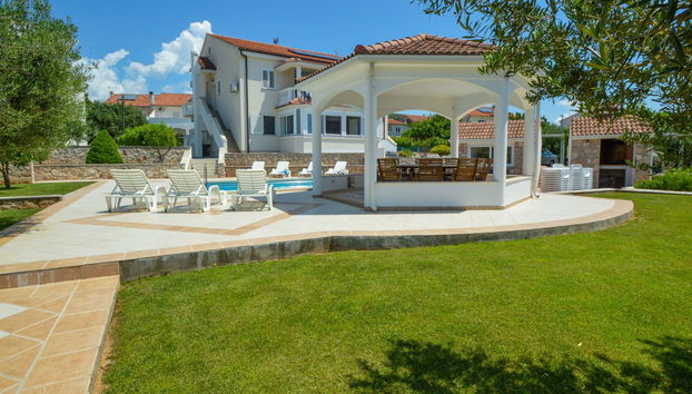 Apartment mit 3 Schlafzimmern in Tribunj mit schwimmbad und garten - Foto 3