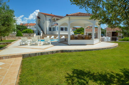 Photo 3 - Appartement de 2 chambres à Tribunj avec piscine et vues à la mer