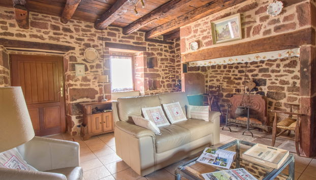 4 bedroom House in Meyssac with garden and terrace - Photo 4