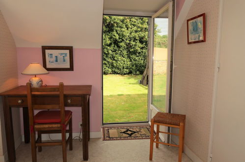 Photo 9 - 2 bedroom House in Ploumilliau with private pool and garden