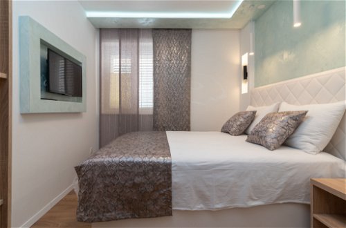 Foto 19 - Apartamento de 3 habitaciones en Trogir con piscina y vistas al mar