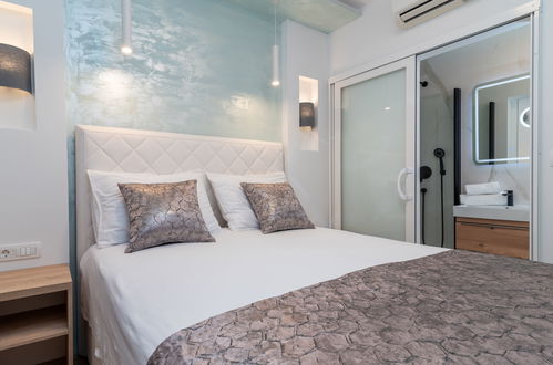 Foto 7 - Appartamento con 3 camere da letto a Trogir con piscina e vista mare