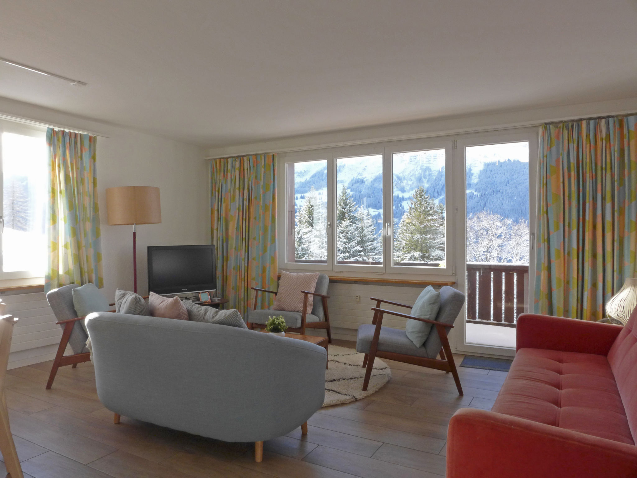 Foto 6 - Apartamento de 2 habitaciones en Lauterbrunnen con vistas a la montaña