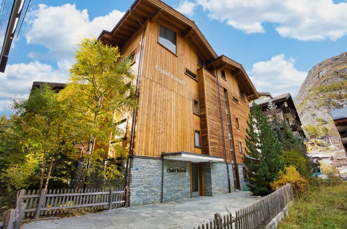 Foto 68 - Appartamento con 6 camere da letto a Zermatt con sauna e vasca idromassaggio