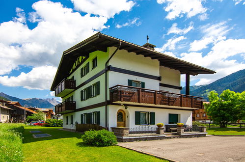 Photo 1 - Appartement de 2 chambres à San Giovanni di Fassa-Sèn Jan avec terrasse et vues sur la montagne