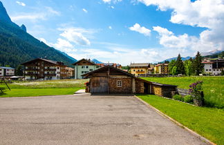 Foto 2 - Appartamento con 2 camere da letto a San Giovanni di Fassa-Sèn Jan con vista sulle montagne