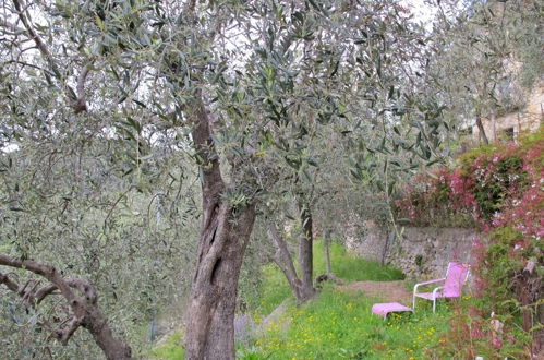 Photo 16 - Maison de 1 chambre à Airole avec jardin et terrasse