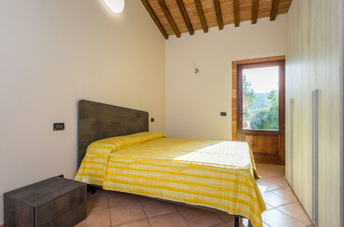 Photo 12 - 2 bedroom House in Montecatini Val di Cecina with swimming pool and garden