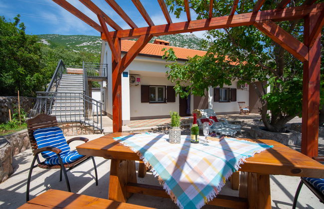 Appartamento con 2 camere da letto a Karlobag con piscina e giardino - Foto 26