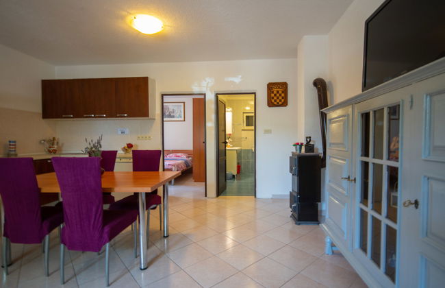 Appartamento con 2 camere da letto a Karlobag con piscina e giardino - Foto 15