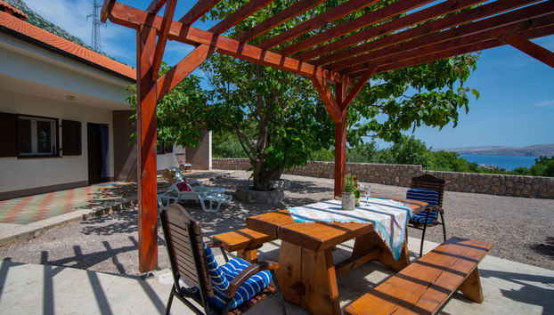 Apartamento de 2 quartos em Karlobag com piscina e jardim - Foto 5