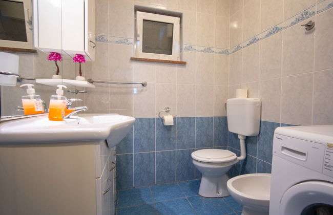 Appartamento con 2 camere da letto a Karlobag con piscina e giardino - Foto 18