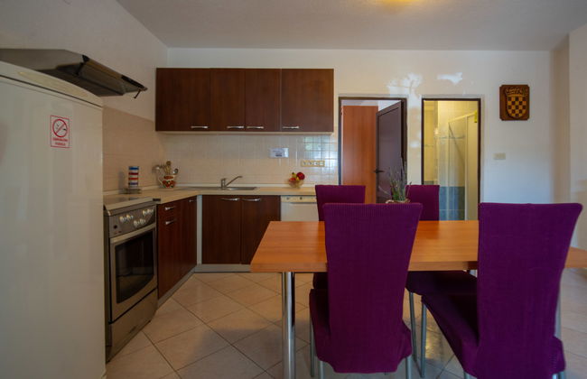 Appartamento con 2 camere da letto a Karlobag con piscina e giardino - Foto 16