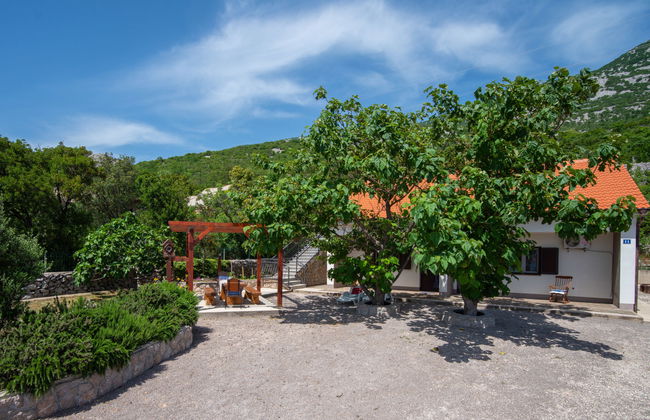 Appartamento con 2 camere da letto a Karlobag con piscina e giardino - Foto 24