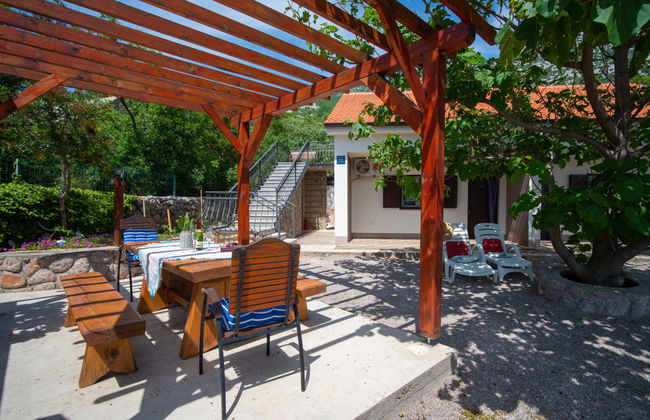 Appartamento con 2 camere da letto a Karlobag con piscina e giardino - Foto 7