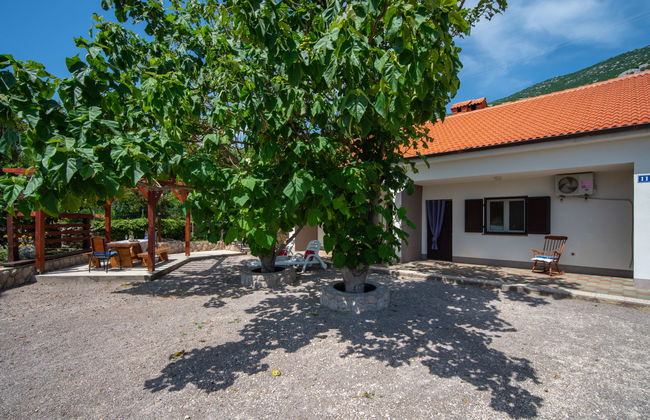 Appartamento con 2 camere da letto a Karlobag con piscina e giardino - Foto 25