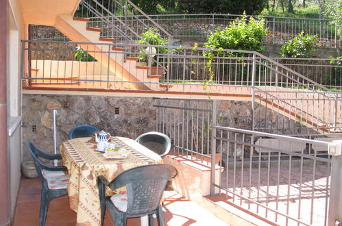 Foto 20 - Appartamento con 2 camere da letto a Camaiore con giardino e terrazza