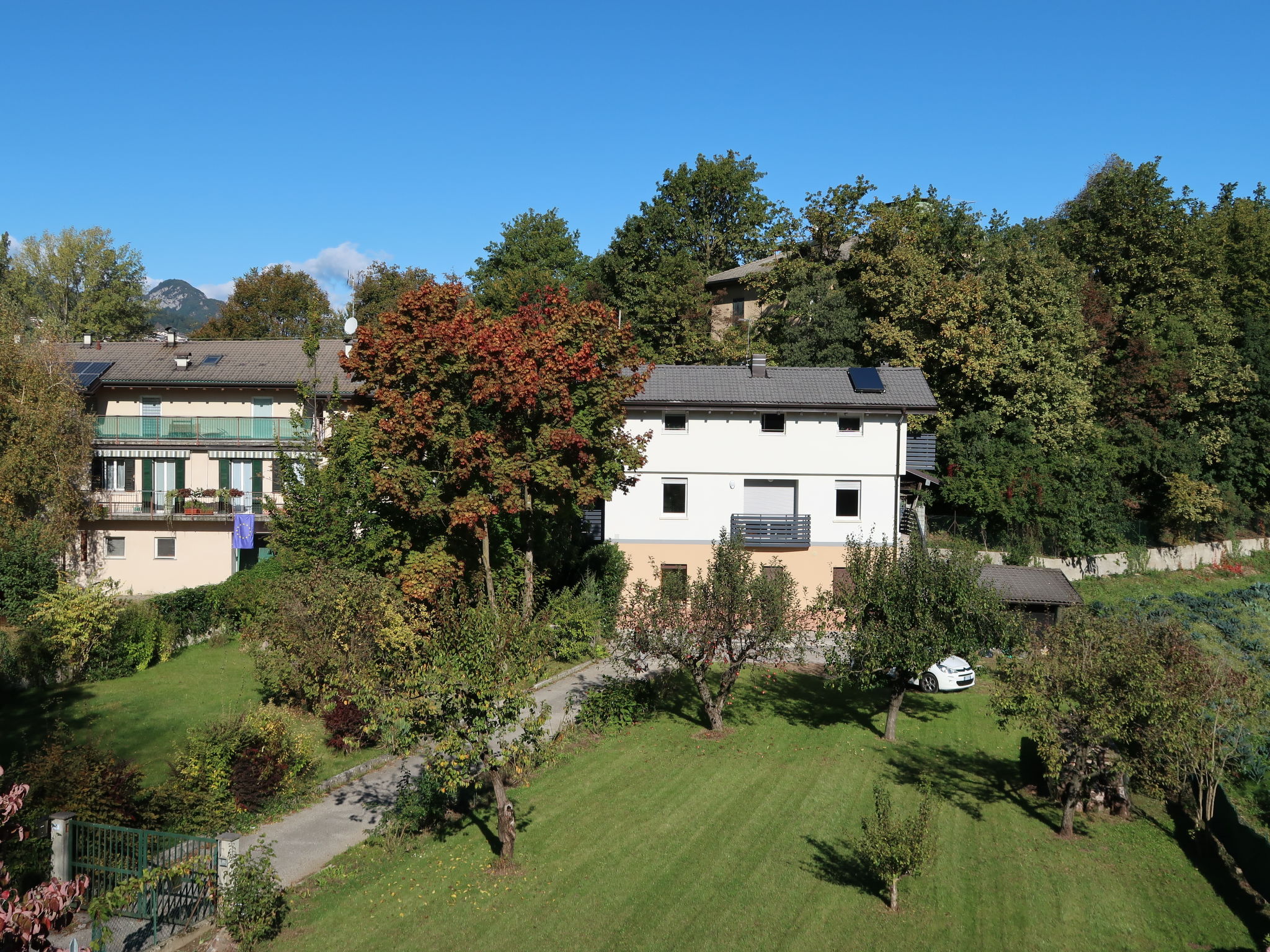 Foto 12 - Apartamento de 2 habitaciones en Pergine Valsugana con jardín y vistas a la montaña