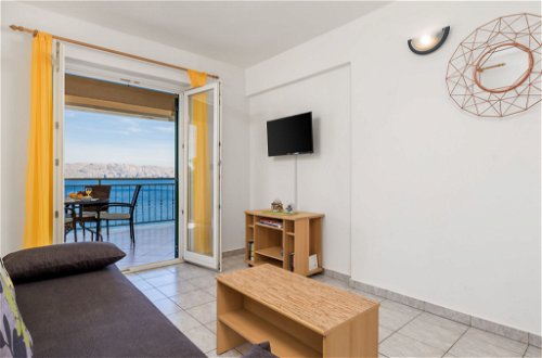 Foto 12 - Apartamento de 1 habitación en Senj con piscina y vistas al mar