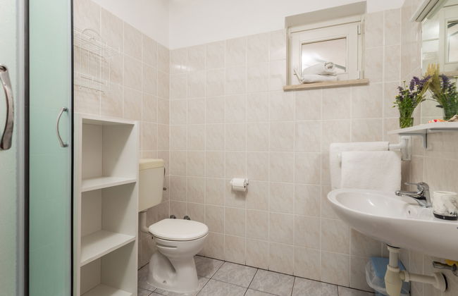 Apartamento de 2 quartos em Senj com piscina e jardim - Foto 19
