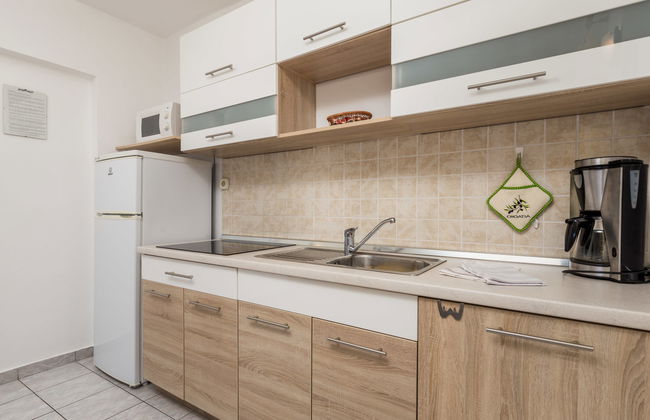 Apartamento de 2 quartos em Senj com piscina e jardim - Foto 13