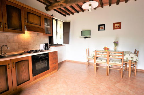 Photo 8 - 1 bedroom Apartment in Massa Marittima with swimming pool and garden