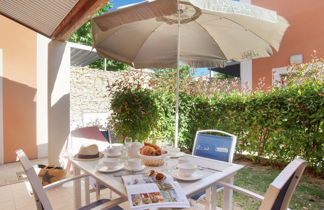 Photo 2 - 2 bedroom House in Aigues-Mortes with swimming pool and sea view