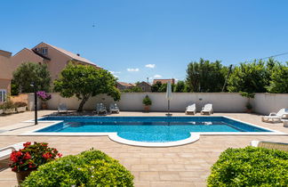 Photo 3 - Appartement de 1 chambre à Privlaka avec piscine et jardin