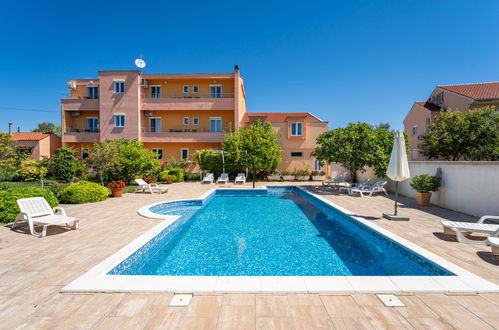 Photo 1 - Appartement de 1 chambre à Privlaka avec piscine et jardin