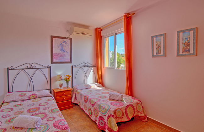Casa de 6 quartos em Calp com piscina privada e jardim - Foto 11