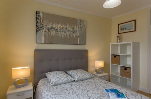 Foto 20 - Appartamento con 2 camere da letto a Concarneau con vista mare