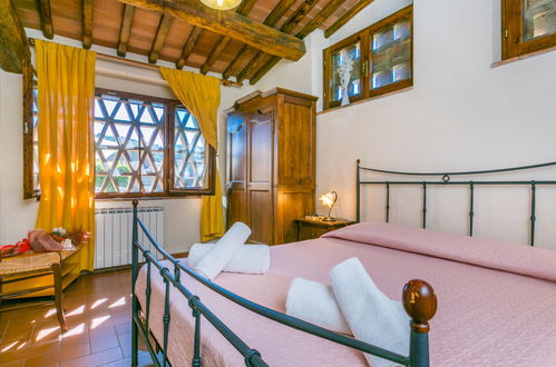 Photo 16 - 2 bedroom Apartment in Greve in Chianti with swimming pool and garden