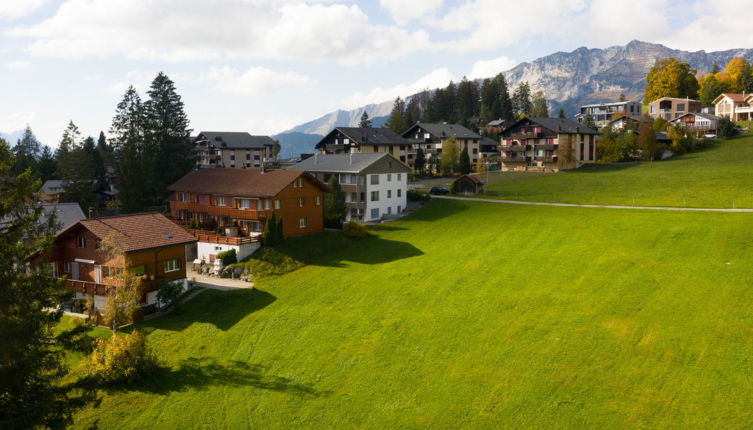 Foto 1 - Appartamento con 3 camere da letto a Amden con vista sulle montagne