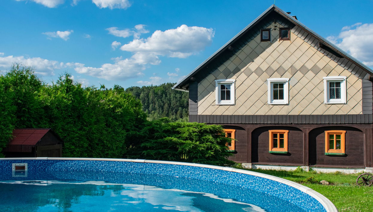 Casa de 4 quartos em Kámen com piscina privada e jardim - Foto 1