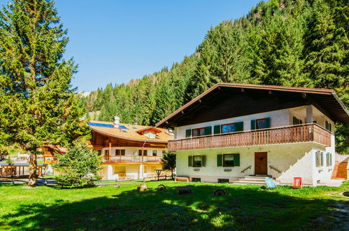 Foto 5 - Apartment mit 1 Schlafzimmer in Canazei mit garten und blick auf die berge