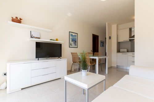 Foto 2 - Apartamento de 2 habitaciones en Castelló d'Empúries con terraza y vistas al mar