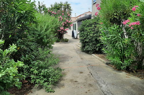 Foto 14 - Haus mit 2 Schlafzimmern in Saint-Cyprien mit blick aufs meer