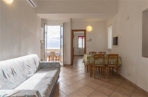 Foto 28 - Apartamento en Finale Ligure con jardín y vistas al mar