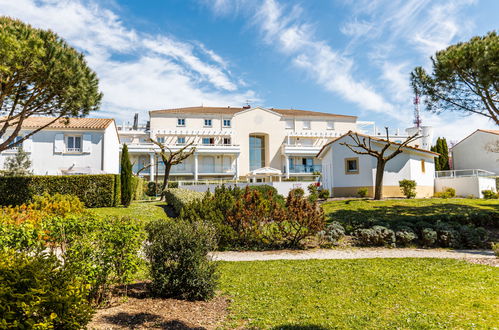 Foto 18 - Appartamento con 1 camera da letto a Vaux-sur-Mer con piscina e vista mare